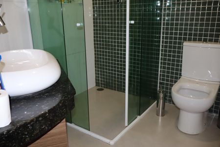 Casa para alugar com 200m², 3 quartos e 4 vagasBanheiro piso superior