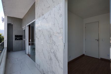 Apartamento para alugar com 60m², 2 quartos e 1 vagaVaranda