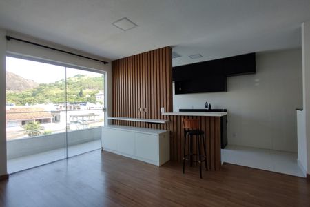 Sala de apartamento para alugar com 2 quartos, 60m² em Taquara, Rio de Janeiro