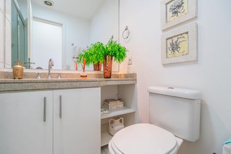 Apartamento para alugar com 74m², 2 quartos e 2 vagasBanheiro Social
