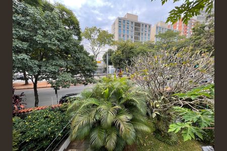 Casa à venda com 208m², 5 quartos e 3 vagas Casa à venda com 208m², 5 quartos e 3 vagasVista do Quarto 3