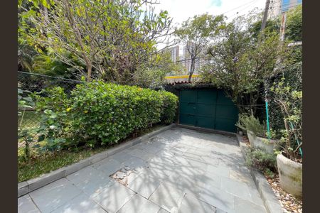 Casa à venda com 208m², 5 quartos e 3 vagas Casa à venda com 208m², 5 quartos e 3 vagasGaragem