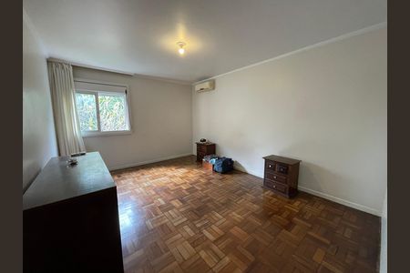 Casa à venda com 208m², 5 quartos e 3 vagas Casa à venda com 208m², 5 quartos e 3 vagasQuarto 4