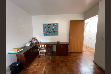 Casa à venda com 208m², 5 quartos e 3 vagas Casa à venda com 208m², 5 quartos e 3 vagasv