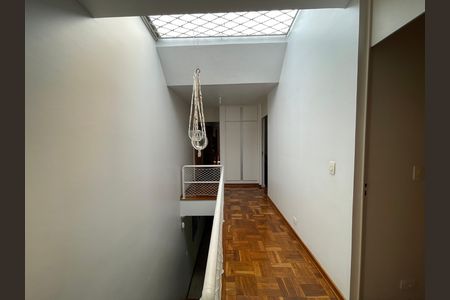 Casa à venda com 208m², 5 quartos e 3 vagas Casa à venda com 208m², 5 quartos e 3 vagasHall Quartos