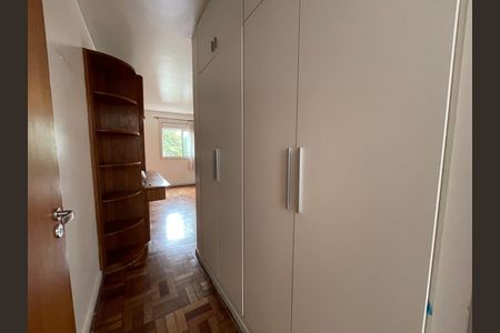 Casa à venda com 208m², 5 quartos e 3 vagas Casa à venda com 208m², 5 quartos e 3 vagasQuarto 1