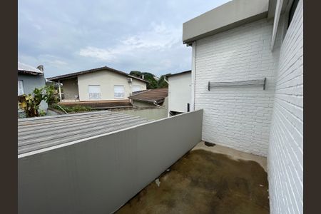 Casa à venda com 208m², 5 quartos e 3 vagas Casa à venda com 208m², 5 quartos e 3 vagasVaranda