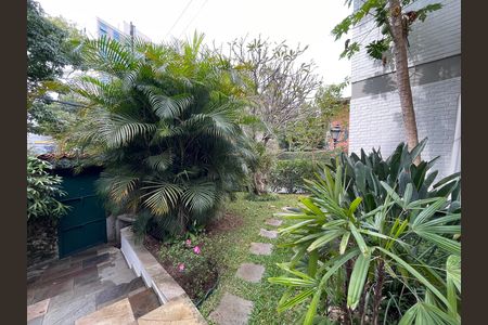 Casa à venda com 208m², 5 quartos e 3 vagas Casa à venda com 208m², 5 quartos e 3 vagasJardim
