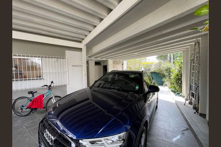 Casa à venda com 208m², 5 quartos e 3 vagas Casa à venda com 208m², 5 quartos e 3 vagasGaragem