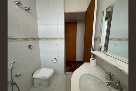 Casa à venda com 208m², 5 quartos e 3 vagas Casa à venda com 208m², 5 quartos e 3 vagasBanheiro 1
