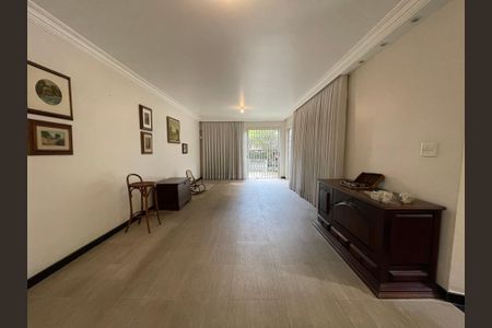Sala de casa à venda com 5 quartos, 208m² em Vila Pirajussara, São Paulo