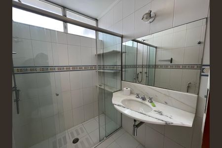 Casa à venda com 208m², 5 quartos e 3 vagas Casa à venda com 208m², 5 quartos e 3 vagasBanheiro 2