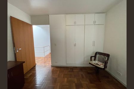 Casa à venda com 208m², 5 quartos e 3 vagas Casa à venda com 208m², 5 quartos e 3 vagasQuarto 2