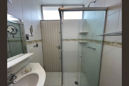 Casa à venda com 208m², 5 quartos e 3 vagas Casa à venda com 208m², 5 quartos e 3 vagasBanheiro 1