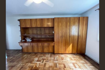 Casa à venda com 208m², 5 quartos e 3 vagas Casa à venda com 208m², 5 quartos e 3 vagasQuarto 1