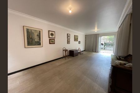 Sala de casa à venda com 5 quartos, 208m² em Vila Pirajussara, São Paulo