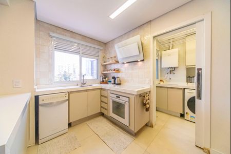 Apartamento à venda com 128m², 4 quartos e 2 vagasCozinha 
