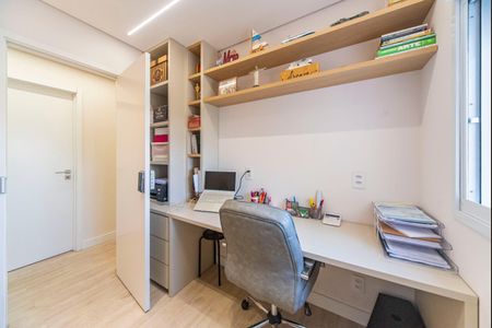 Apartamento à venda com 128m², 4 quartos e 2 vagasEscritório