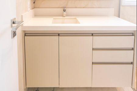 Apartamento à venda com 128m², 4 quartos e 2 vagasBanheiro do Quarto 3