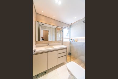 Apartamento à venda com 128m², 4 quartos e 2 vagasBanheiro do Quarto 3