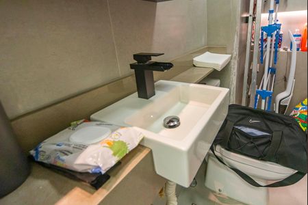 Apartamento à venda com 128m², 4 quartos e 2 vagasBanheiro de serviço
