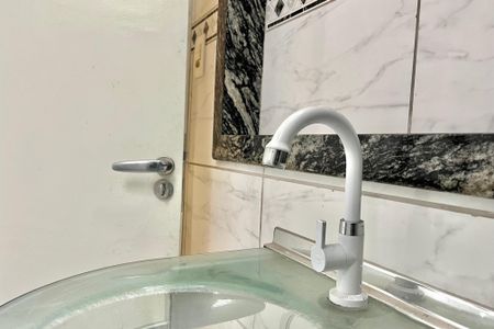 Casa à venda com 108m², 2 quartos e 1 vaga Casa à venda com 108m², 2 quartos e 1 vagaBanheiro