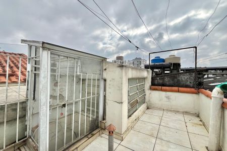 Casa à venda com 108m², 2 quartos e 1 vaga Casa à venda com 108m², 2 quartos e 1 vagaTerraço