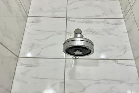 Casa à venda com 108m², 2 quartos e 1 vaga Casa à venda com 108m², 2 quartos e 1 vagaBanheiro