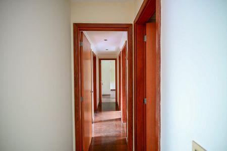 Corredor de apartamento para alugar com 4 quartos, 159m² em Vila Andrade, São Paulo