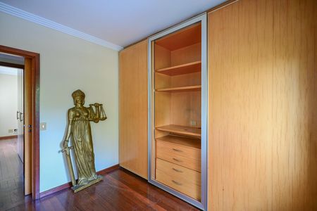 Apartamento à venda com 159m², 4 quartos e 2 vagasQuarto 1