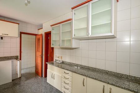 Apartamento à venda com 159m², 4 quartos e 2 vagasCozinha