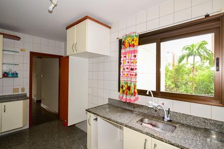 Apartamento à venda com 159m², 4 quartos e 2 vagasCozinha