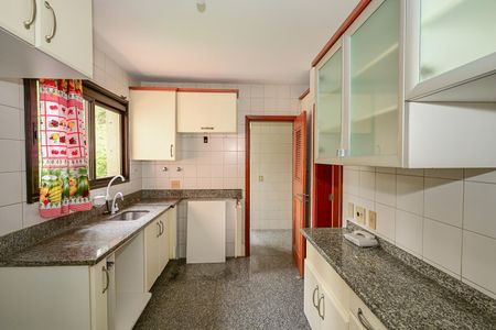 Apartamento à venda com 159m², 4 quartos e 2 vagasCozinha