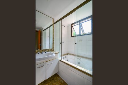 Apartamento à venda com 159m², 4 quartos e 2 vagasBanheiro Suíte 2