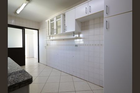 Apartamento à venda com 136m², 4 quartos e 3 vagasCozinha