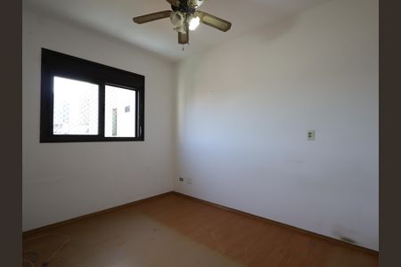 Apartamento à venda com 136m², 4 quartos e 3 vagasQuarto 2