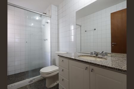 Apartamento à venda com 136m², 4 quartos e 3 vagasBanheiro da Suíte 1