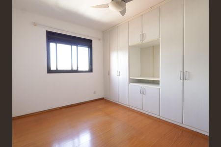 Apartamento à venda com 136m², 4 quartos e 3 vagasSuíte 2