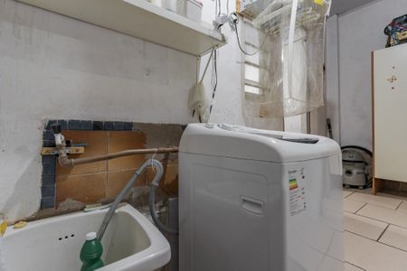 Casa à venda com 140m², 2 quartos e 1 vagaÁrea de Serviço