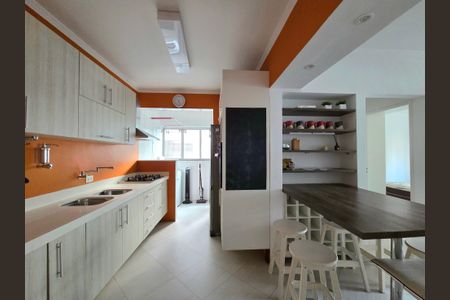 Cozinha de apartamento para alugar com 1 quarto, 54m² em Indianópolis, São Paulo