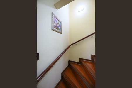Casa para alugar com 141m², 3 quartos e 4 vagasEscada 2