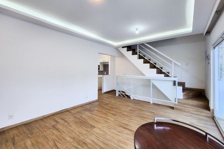 Apartamento à venda com 200m², 3 quartos e 2 vagas Apartamento à venda com 200m², 3 quartos e 2 vagasSala