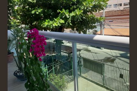 Apartamento à venda com 200m², 4 quartos e 2 vagas Apartamento à venda com 200m², 4 quartos e 2 vagasVaranda