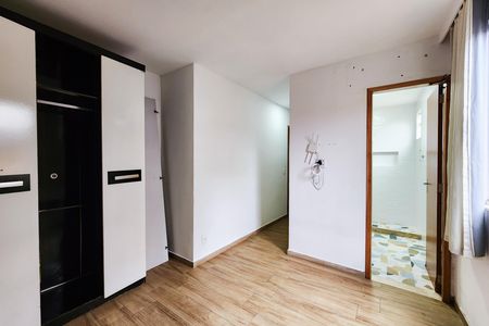 Apartamento à venda com 200m², 3 quartos e 2 vagas Apartamento à venda com 200m², 3 quartos e 2 vagasSuíte