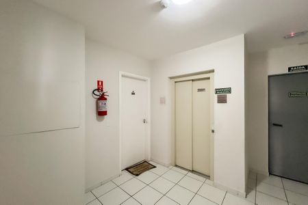 Apartamento para alugar com 64m², 2 quartos e 1 vagaHall social