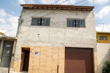 Fachada de casa à venda com 6 quartos, 212m² em Penha de França, São Paulo