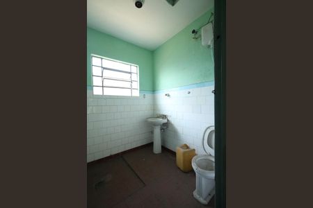 Casa à venda com 276m², 2 quartos e 2 vagasBanheiro