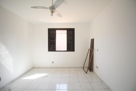Casa à venda com 88m², 2 quartos e 2 vagasQuarto 2