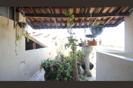 Casa à venda com 88m², 2 quartos e 2 vagasQuintal 2