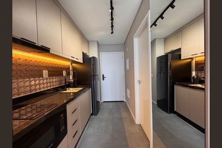 Cozinha de apartamento para alugar com 1 quarto, 26m² em Vila Regente Feijó, São Paulo